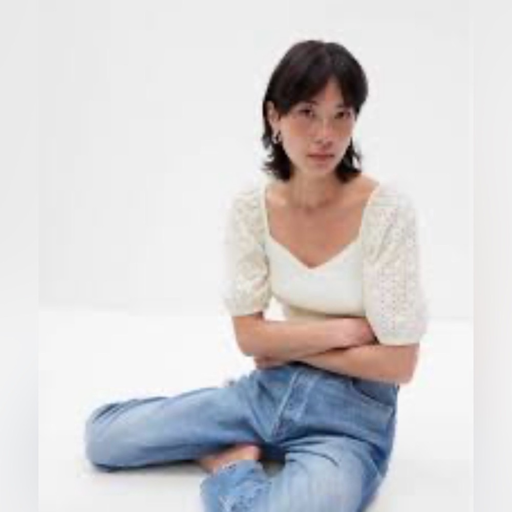 NWT Modern Eyelet Puff Sleeve Sweetheart T-Shirt - Picture 2 of 7